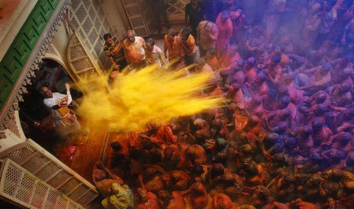 large.58c6465dba96c_Holi-2017-Live-online-from-Barsana-Mathura-and-Vrindavan031317.jpg