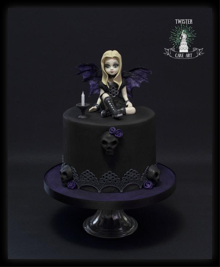 large.1577352013_Gothiccake-cakebyTwisterCakeArt-CakesDecor081919.jpg