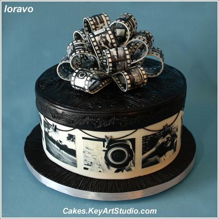 large.909978348_BlackandWhitePhotagraphyCake093021.jpg